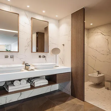 Only View - Timeless Coastal Retreat By Etouri *