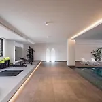 Only View - Timeless Coastal Retreat By Etouri Villa *