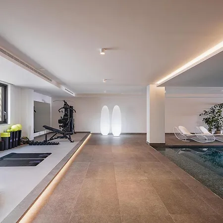 Only View - Timeless Coastal Retreat By Etouri 빌라 *