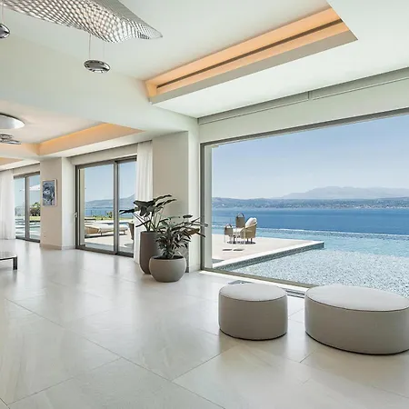 Only View - Timeless Coastal Retreat By Etouri 빌라 *