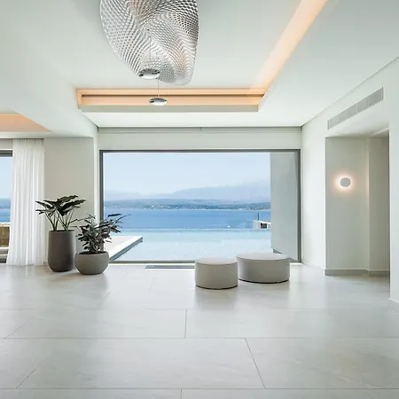 Only View - Timeless Coastal Retreat By Etouri 하니아