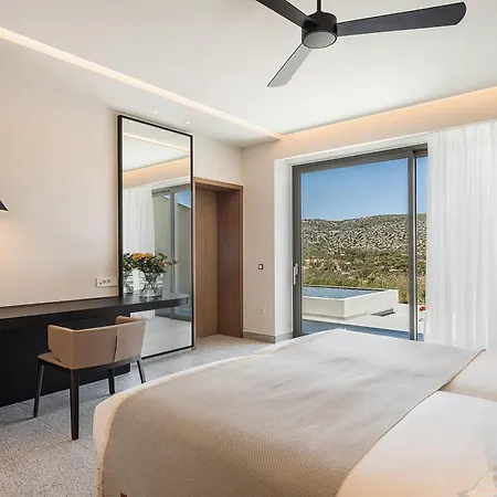 Only View - Timeless Coastal Retreat By Etouri 빌라 *