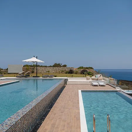 Only View - Timeless Coastal Retreat By Etouri 빌라 *