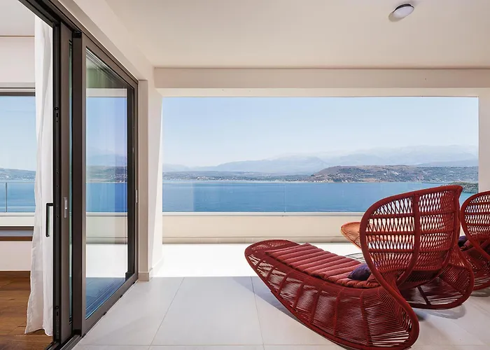 Only View - Timeless Coastal Retreat By Etouri Villa *