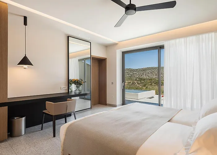 Only View - Timeless Coastal Retreat By Etouri Villa *