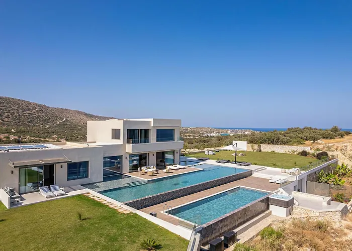 Only View - Timeless Coastal Retreat By Etouri Villa *
