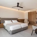 Only View - Timeless Coastal Retreat By Etouri * 하니아