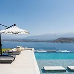 빌라 Only View - Timeless Coastal Retreat By Etouri 하니아
