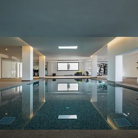 Only View - Timeless Coastal Retreat By Etouri 빌라 *