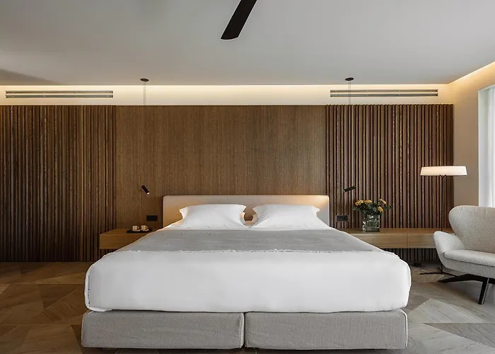 Only View - Timeless Coastal Retreat By Etouri Villa *